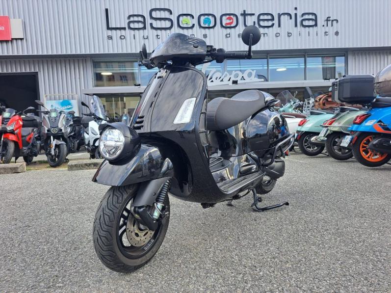 VESPA GTV FULL BLACK